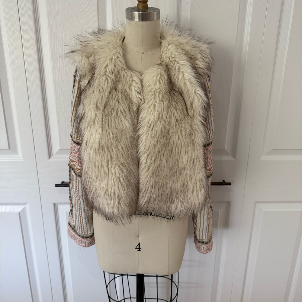 Cream Teddy Jacket with Plush Texture and Open Front